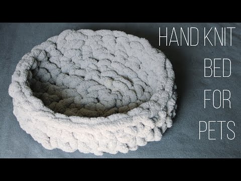 How to Hand Knit a Bed for Pets | Easy Pattern | The Sweetest Journey