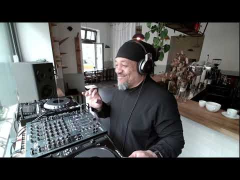 Jus-Ed Set at AVIV 030 in Berlin – 1st of May 2021