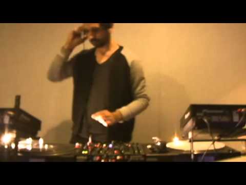 NO SIGNAL  -Official- NORMAN METHNER &  LORENZO CHIABOTTI