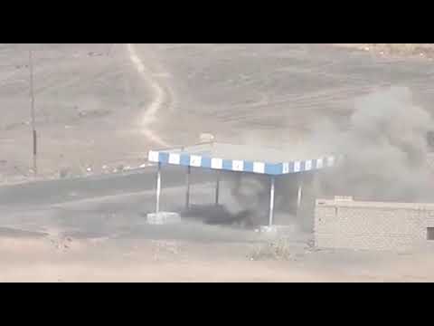 شاهد I لحظة استهداف ابطال الجيش الوطني لأحد الاطقم التابعة لمليشيات الحوثي الانقلابية