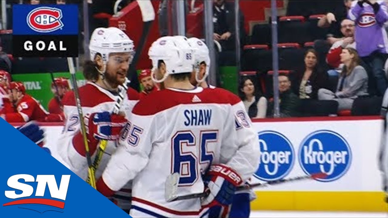 Vidéo:  À chaque fois qu'Alex DeBrincat va faire un TOUR du CHAPEAU...