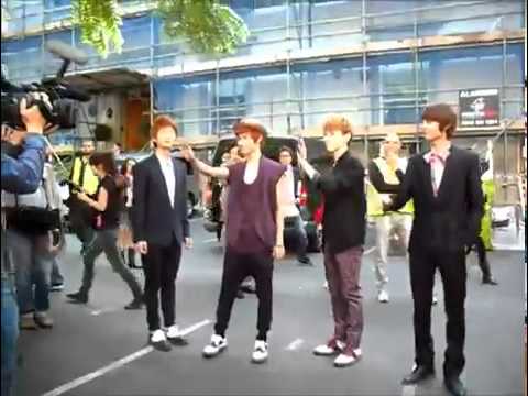 SHINee - 110619 [Fancam] Japan Debut Premium Reception @ Abbey Roads Studio