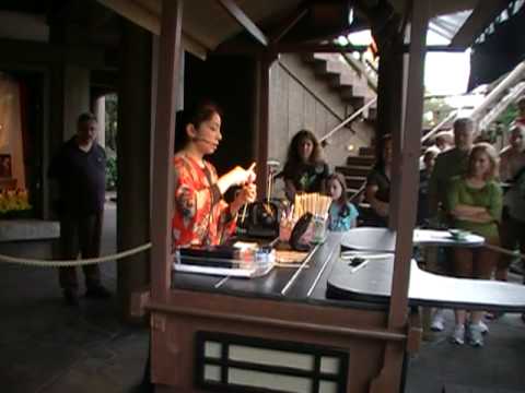 Miyuki Makes A Fox (Walt Disney World - Epcot World Showcase)