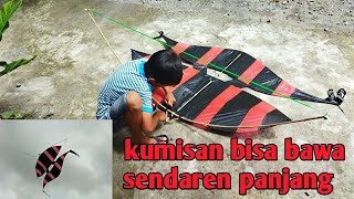Layangan gapangan kumisan dengan sendaren panjang.