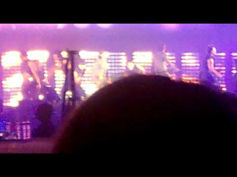 110611 SM TOWN live﻿ in Paris- TVXQ, Keep Your Head Down