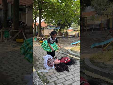 Alika memakai kedok cantik