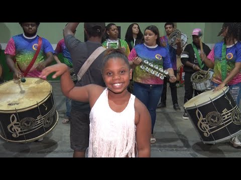 Escola Mirim Sementes do Samba abre na sexta o desfile do Grupo A em Nova Friburgo