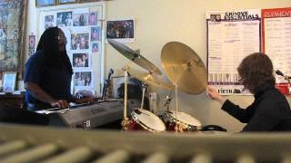 ALPHONSE MOUZON DRUM LESSONS: "LATIN BEAT"  BY ALPHONSE MOUZON