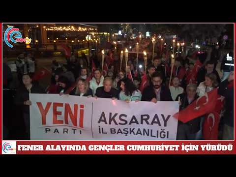 Fener alayında gençler Cumhuriyet için yürüdü