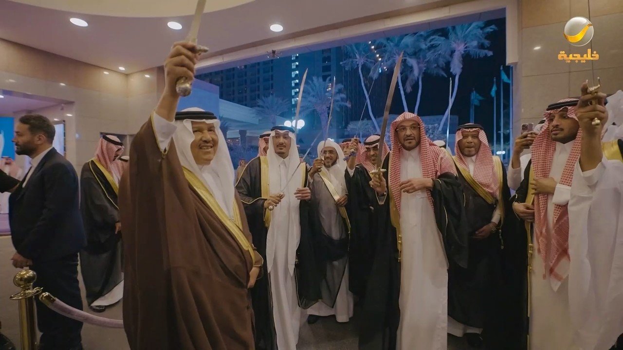 فنان العرب محمد عبده يحتفي بزواج نجله بدر وسط حضور واسع من النجوم