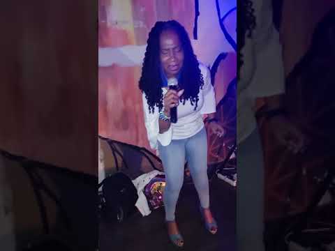 Dawn Souluvn Williams performs Feel The Fire at Dragonfly's All White Affair 2023