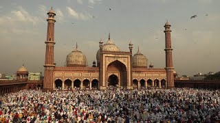 Thousands pray at Indias largest mosque on Eid  AF