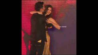 Download lagu Varun Dhawan kissing and hugging Alia Bhatt| #varia moments mp3
