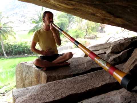 Didgeridoo in Hampi - India