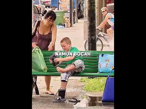 Bocah ini Terjatuh ke Genangan Air yang Ternyata Sangat Dalam