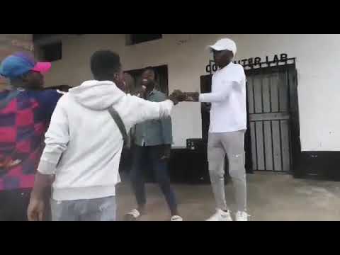 V-cresto perform #bola_kwathu at New Horizon