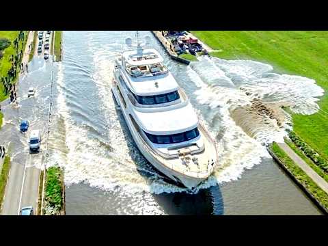 Idiots In Boats Caught on Camera