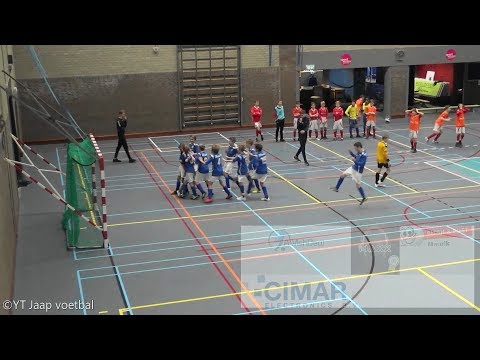 Wedstrijd om 3e/4e plaats met apotheose DOVO JO13 zaalvoetbaltoernooi 2019