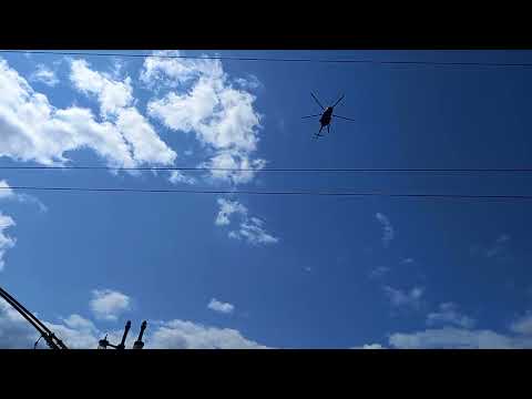 'Экскурсионный' Ми-8 летит на центром Санкт-Петербурга.