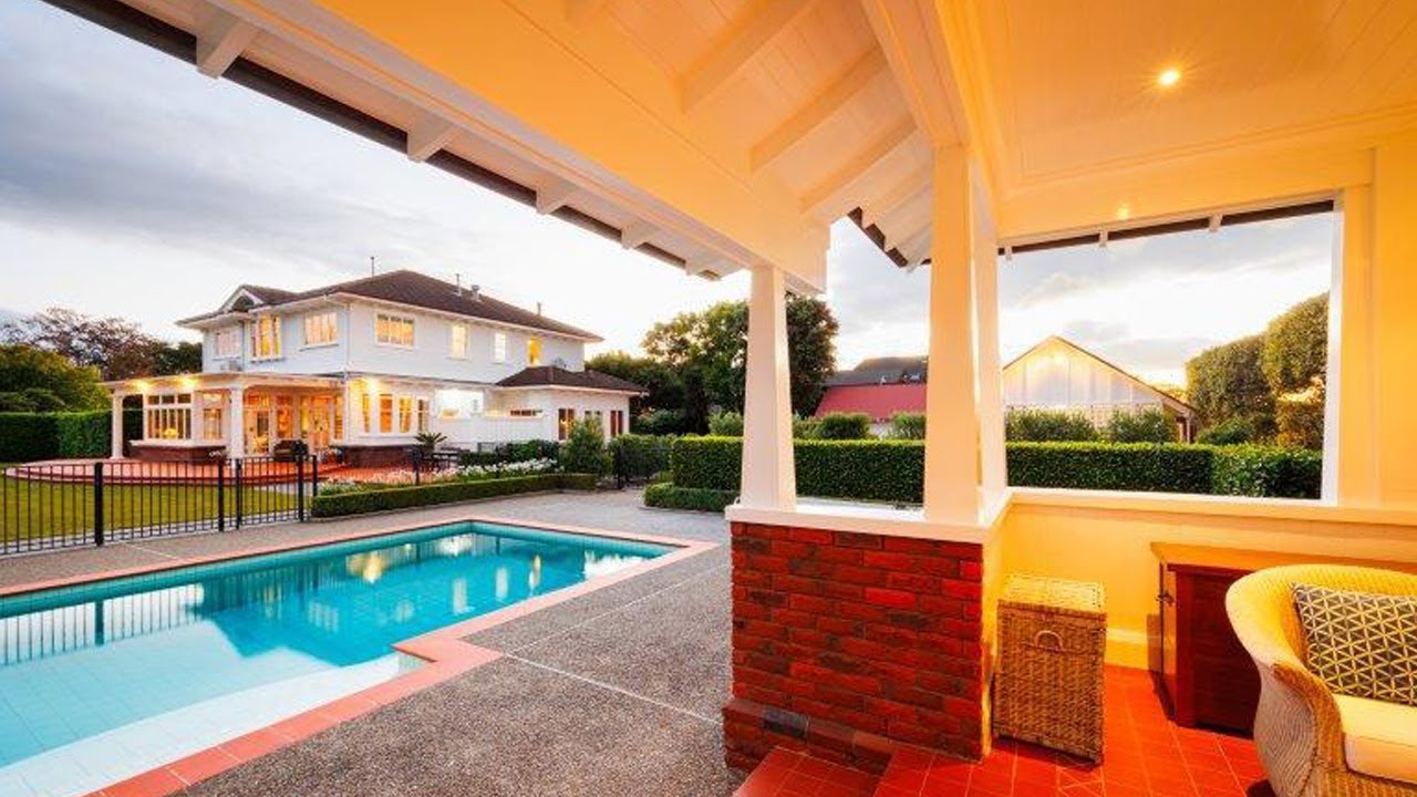 Stately Family Home on Magnificent Grounds