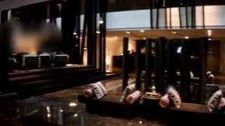 preview picture of video 'Hotel Meliá Dubai - Breakfast, Lobby, Reception, Elevator'