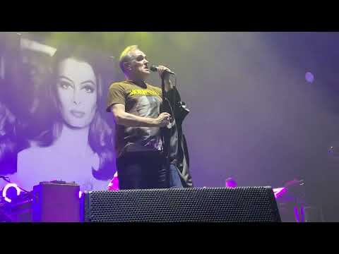 Morrissey - Let Me Kiss You- Live Paris 8.3.2023