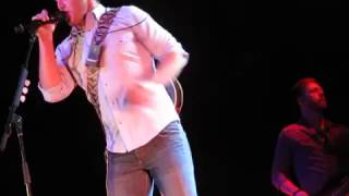 Easton Corbin- Kiss me one more time (billy bob&#39;s 12/3/16)