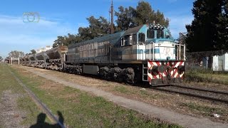 preview picture of video 'Tren de tolvas mineras de Ferrosur pasando por Azul'