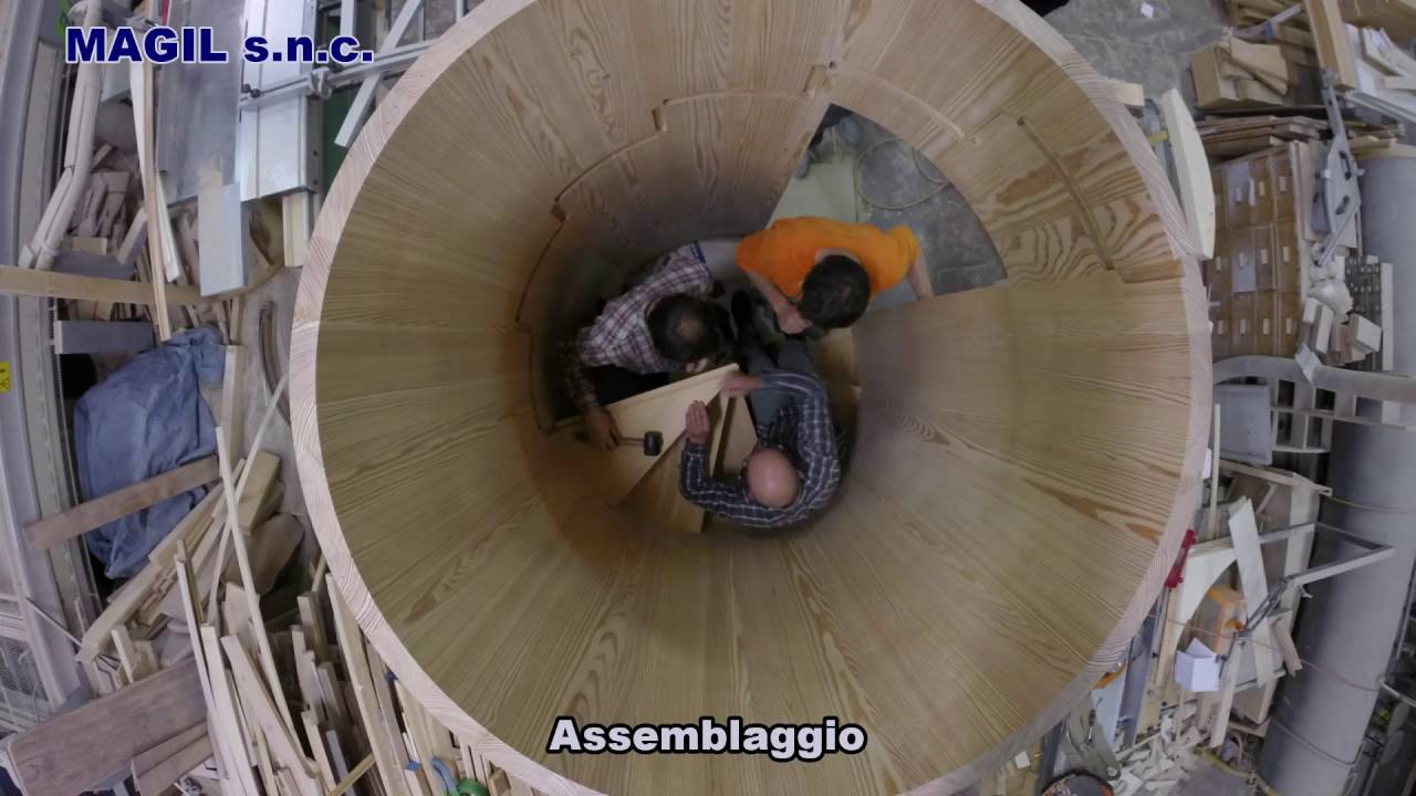 Scala a chiocciola in legno di larice MAGIL made in italy