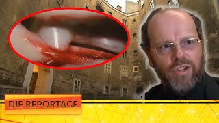 Kontakt mit dem Geist der Vampirin?👻 Die Arbeit als Vampirologe! | Die Reportage | ATV