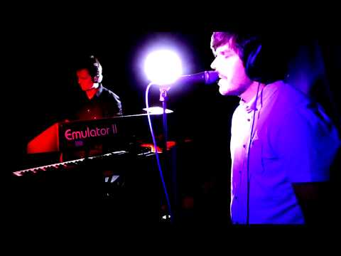 The Tapeaters - Magic (Live with the headphones on) 2014