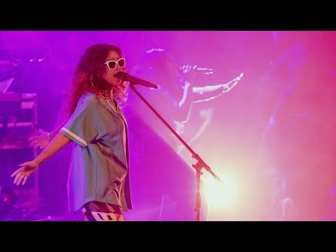 H.E.R. - "Fate" | Live at Sydney Opera House - YouTube
