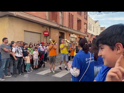 Mix Muerto Vivo, Despechá y Pa tipos como tú (Peret, Rosalía y Shakira covers).