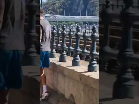 Harry greeting fans in Budapest💚!! Harry Styles (13/7/2022)#harrystyles#