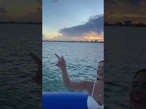 Julioo- Carrusel (Mayen Remix) sounds good in this amazing #boat #party