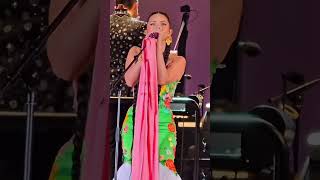 Ángela Aguilar interpreta Cielito Lindo