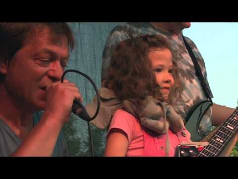 Šípková Růženka - YettiOn Schelinger revival