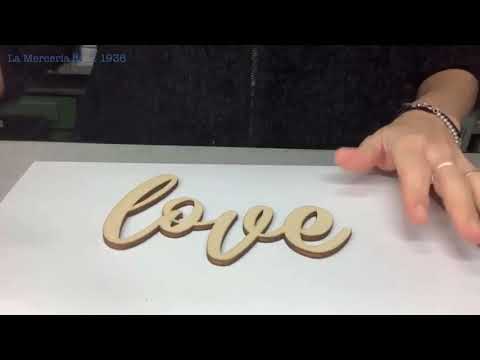 Coloriamo una scritta in legno