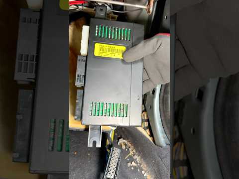 BMW E39 LCM Removal 🔧 #BMW #E39 #BMWLife #BMWRepair #BMWProject #ToolSounds #Satisfying #asmr