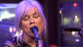 Ilse DeLange zingt Puzzle Me