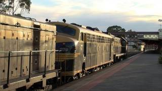 preview picture of video 'El Zorro Grain Struggles into Bendigo.  Tue 17/01/12'