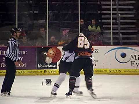 Kyle Hagel vs Justin Johnson
