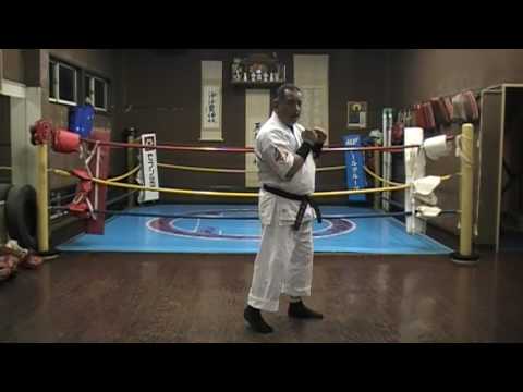 KARATE　Nisshin Kaikan du Japon　グローブ空手の指導 フットワーク　Simple is best