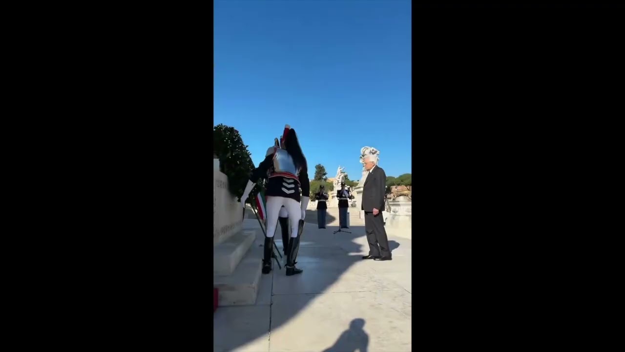 25APRILE, IL PRESIDENTE MATTARELLA DEPONE UNA CORONA ALL’ALTARE DELLA PATRIA