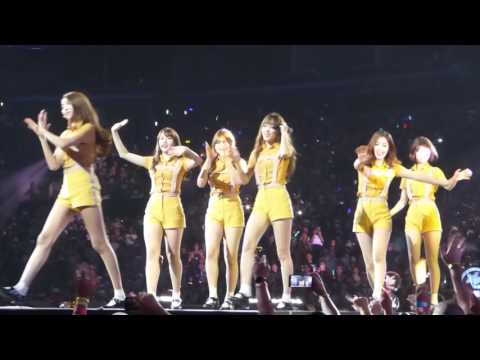 160730 GFRIEND (여자친구) - Me Gustas Tu || KCON LA 2016 Day 1