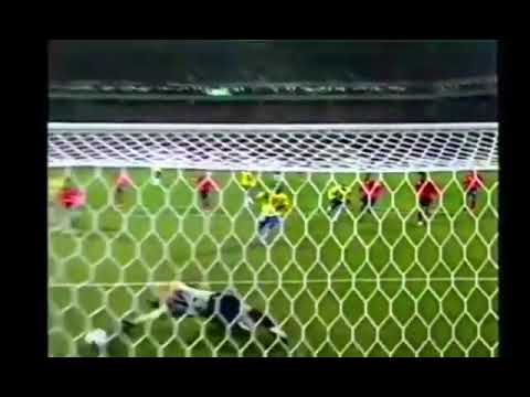 Ronaldinho Gaúcho (Brasil) - 20/11/2002 - Coreia do Sul 2x3 Brasil - 1 gol