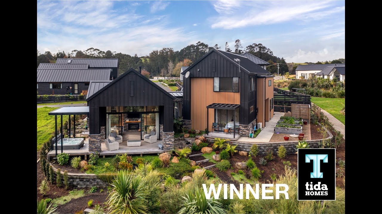 Fowler Homes Auckland South wins 2023 TIDA New Zealand Group Home Builder of the Year