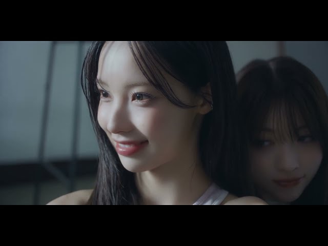 Video zu 'Glow Up' ansehen