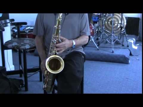 Jerry Bergonzi plays Ernie Sola's Gold Plated 103xxx Mark VI Tenor