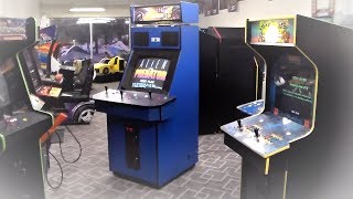 Classic Capcom Alien Vs. Predator Arcade Game!  3 Player "Big Blue" Cabinet